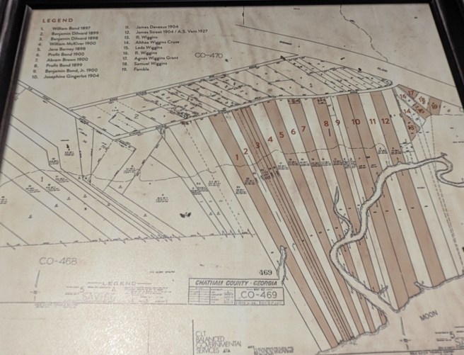 The long, narrow lots fostered a sense of community for the  freed slaves.